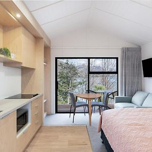 Studio Lake View